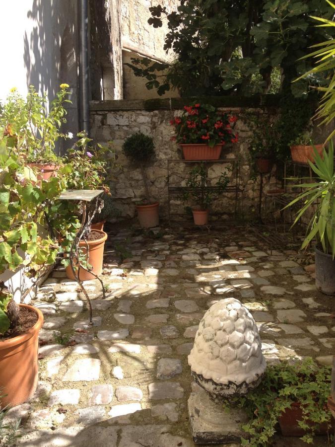 Cours De Thomazeau Bed and Breakfast Castillonnès Esterno foto